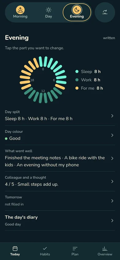 The evening on the Today screen: the day dial, 8 hours each of sleep, work and time for me, day colour Good