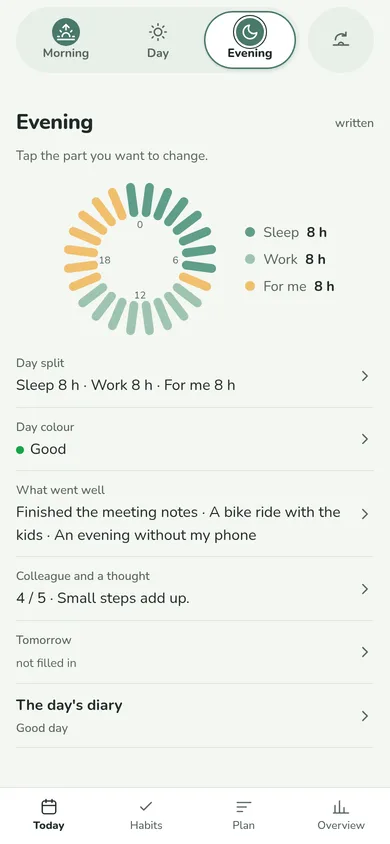 The evening on the Today screen: the day dial, 8 hours each of sleep, work and time for me, day colour Good